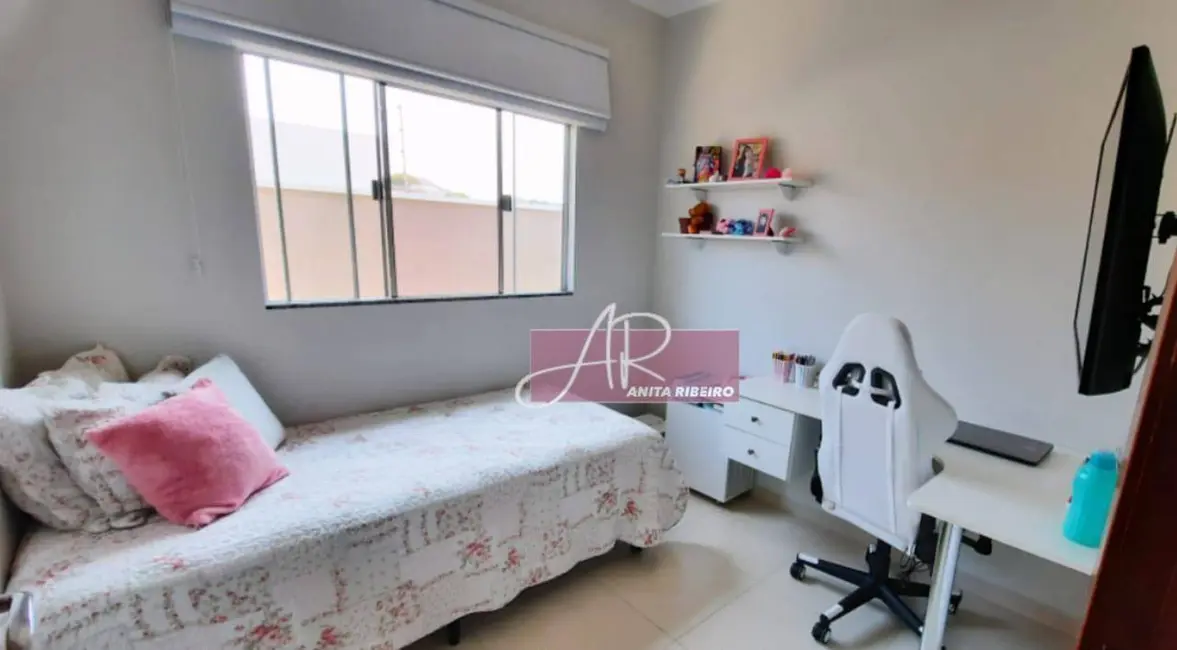 Casa com 3 quartos à venda, 200m2 em Pouso Alegre - MG - imagem 8 Foto 8 de Casa com 3 quartos à venda, 200m2 em Pouso Alegre - MG