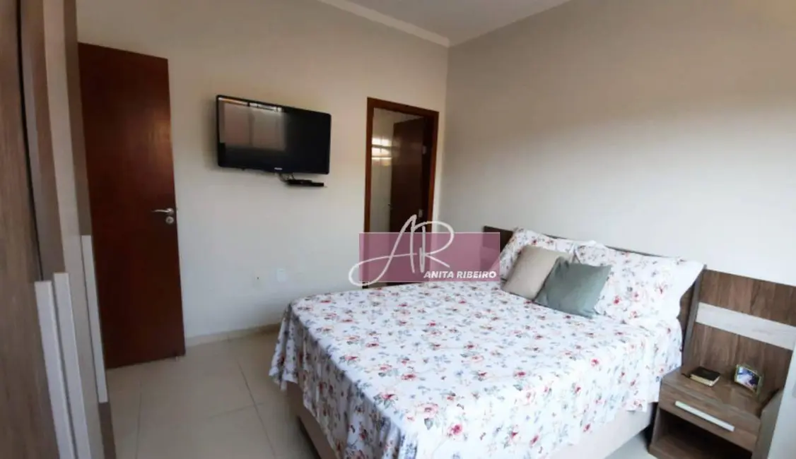 Casa com 3 quartos à venda, 200m2 em Pouso Alegre - MG - imagem 6 Foto 6 de Casa com 3 quartos à venda, 200m2 em Pouso Alegre - MG