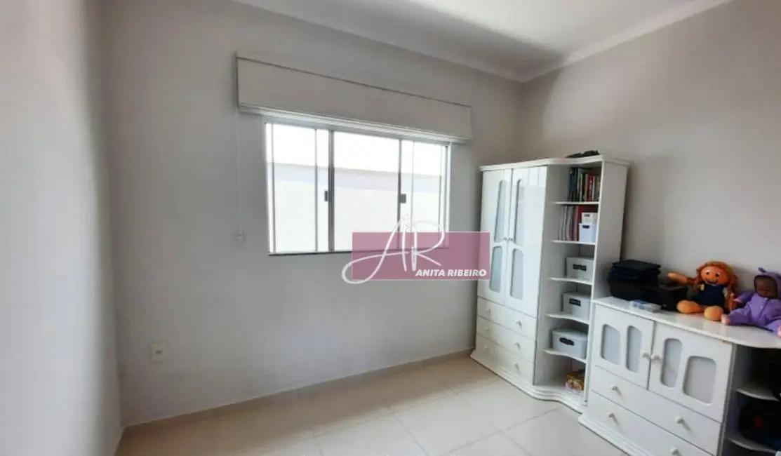 Casa com 3 quartos à venda, 200m2 em Pouso Alegre - MG - imagem 9 Foto 9 de Casa com 3 quartos à venda, 200m2 em Pouso Alegre - MG