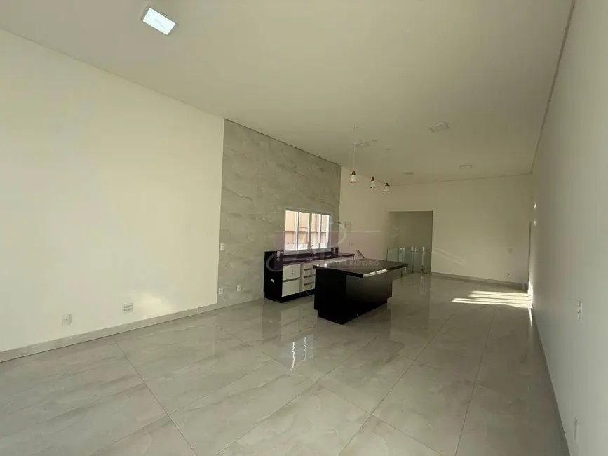 Casa com 3 quartos à venda, 304m2 em Pouso Alegre - MG - imagem 5 Foto 5 de Casa com 3 quartos à venda, 304m2 em Pouso Alegre - MG