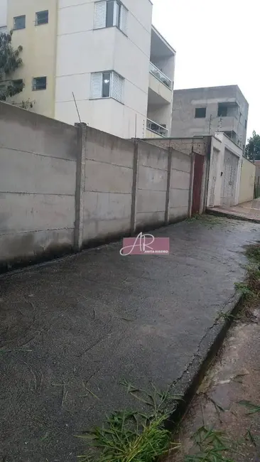 Foto 3 de Terreno / Lote à venda, 300m2 em Pouso Alegre - MG