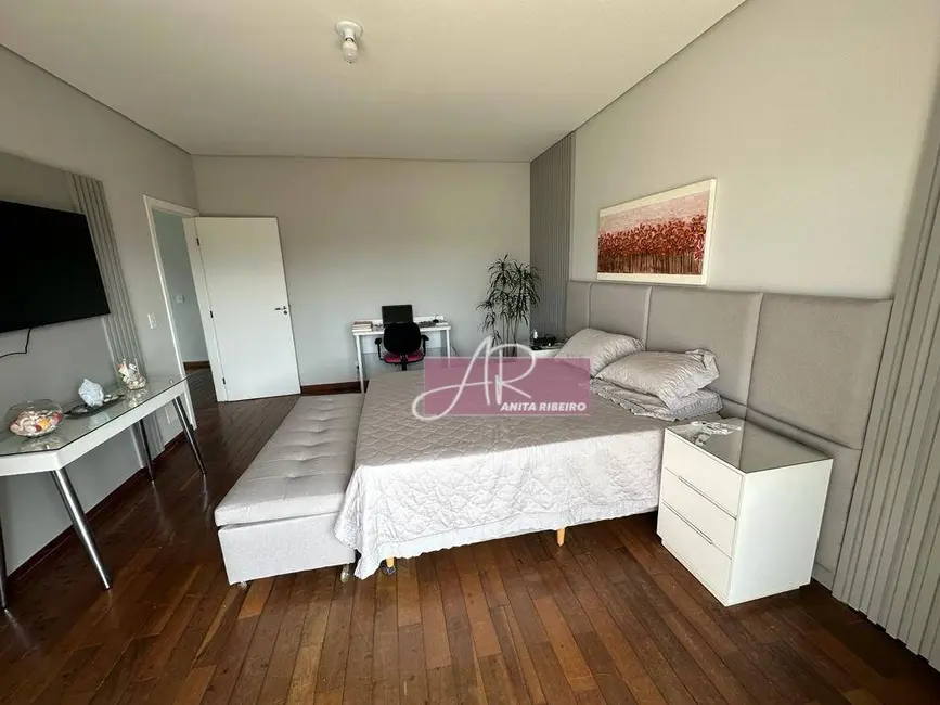 Foto 8 de Casa com 4 quartos à venda, 300m2 em Pouso Alegre - MG