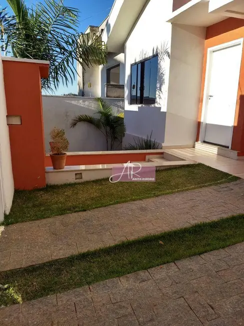 Foto 1 de Casa com 3 quartos à venda, 300m2 em Pouso Alegre - MG