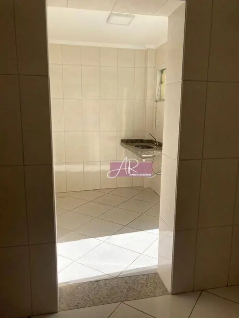 Casa com 4 quartos à venda, 400m2 em Centro, Pouso Alegre - MG - imagem 6 Foto 6 de Casa com 4 quartos à venda, 400m2 em Centro, Pouso Alegre - MG