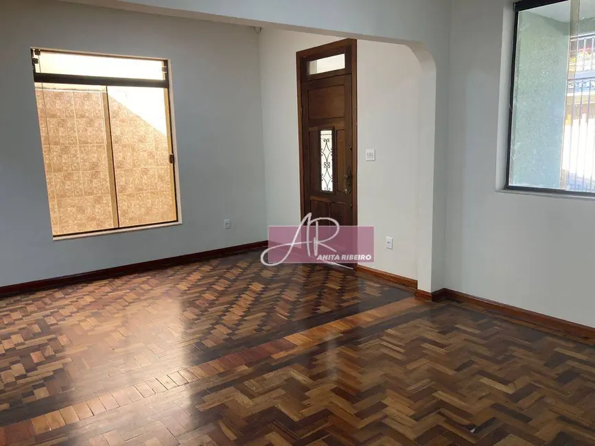 Foto 2 de Casa com 4 quartos à venda, 400m2 em Centro, Pouso Alegre - MG