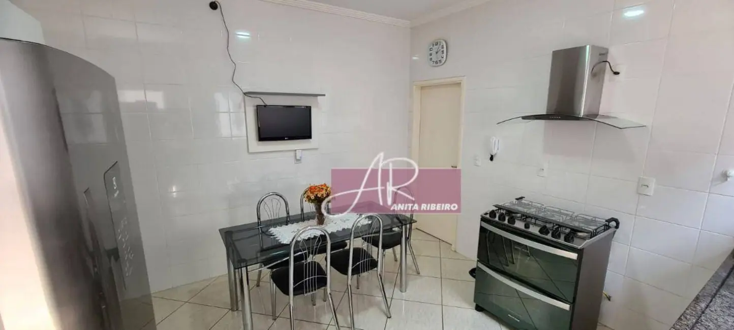 Foto 2 de Casa com 3 quartos à venda, 120m2 em Jardim Canadá, Pouso Alegre - MG