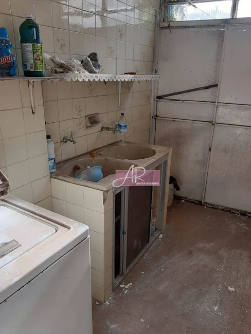 Casa com 4 quartos à venda, 210m2 em Centro, Pouso Alegre - MG - imagem 6 Foto 6 de Casa com 4 quartos à venda, 210m2 em Centro, Pouso Alegre - MG
