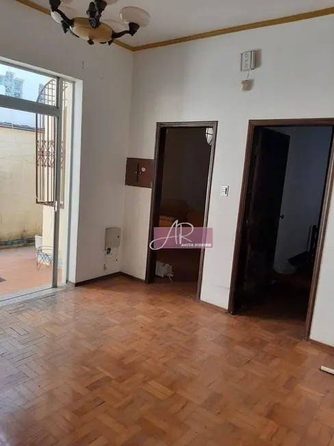 Casa com 4 quartos à venda, 210m2 em Centro, Pouso Alegre - MG - imagem 3 Foto 3 de Casa com 4 quartos à venda, 210m2 em Centro, Pouso Alegre - MG