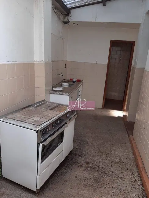 Casa com 4 quartos à venda, 210m2 em Centro, Pouso Alegre - MG - imagem 5 Foto 5 de Casa com 4 quartos à venda, 210m2 em Centro, Pouso Alegre - MG