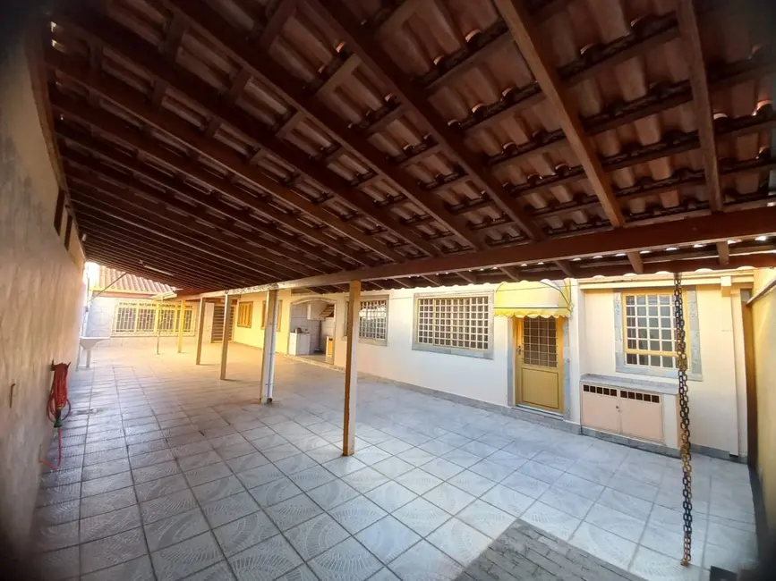 Foto 5 de Casa com 3 quartos à venda, 300m2 em Pouso Alegre - MG