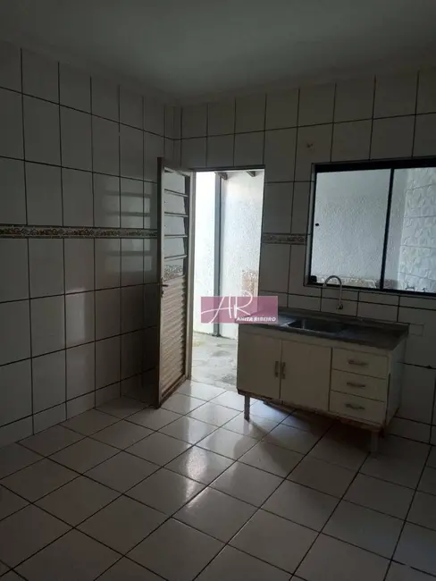 Foto 4 de Casa com 2 quartos à venda, 242m2 em Jardim Califórnia, Pouso Alegre - MG