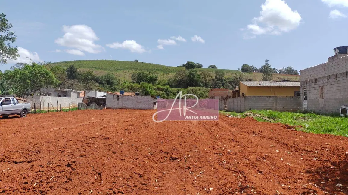 Terreno / Lote à venda, 2700m2 em Pouso Alegre - MG - imagem 2 Foto 2 de Terreno / Lote à venda, 2700m2 em Pouso Alegre - MG