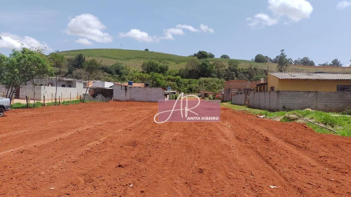 Terreno / Lote à venda, 2700m2 em Pouso Alegre - MG - imagem 3 Foto 3 de Terreno / Lote à venda, 2700m2 em Pouso Alegre - MG