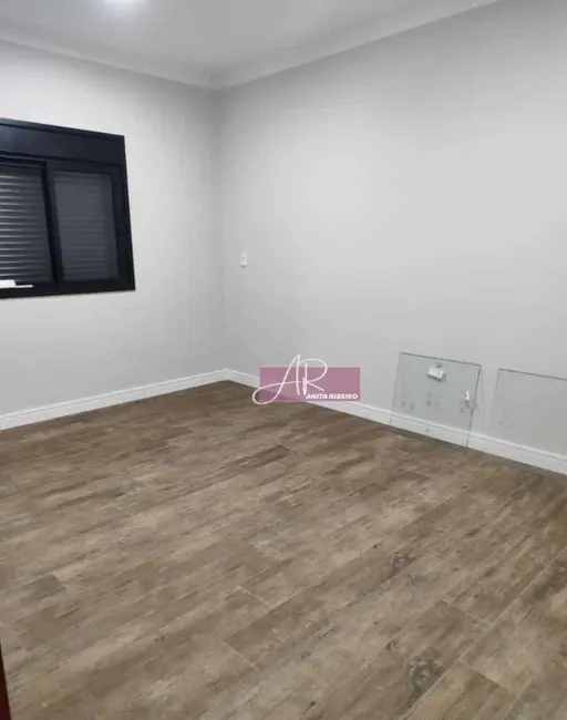 Casa com 3 quartos à venda, 300m2 em Pouso Alegre - MG - imagem 6 Foto 6 de Casa com 3 quartos à venda, 300m2 em Pouso Alegre - MG