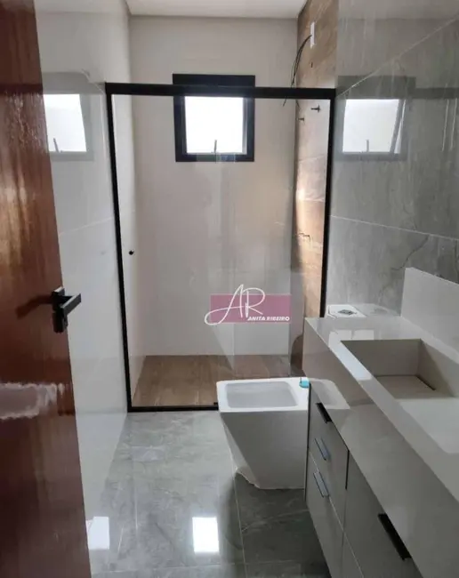 Casa com 3 quartos à venda, 300m2 em Pouso Alegre - MG - imagem 8 Foto 8 de Casa com 3 quartos à venda, 300m2 em Pouso Alegre - MG