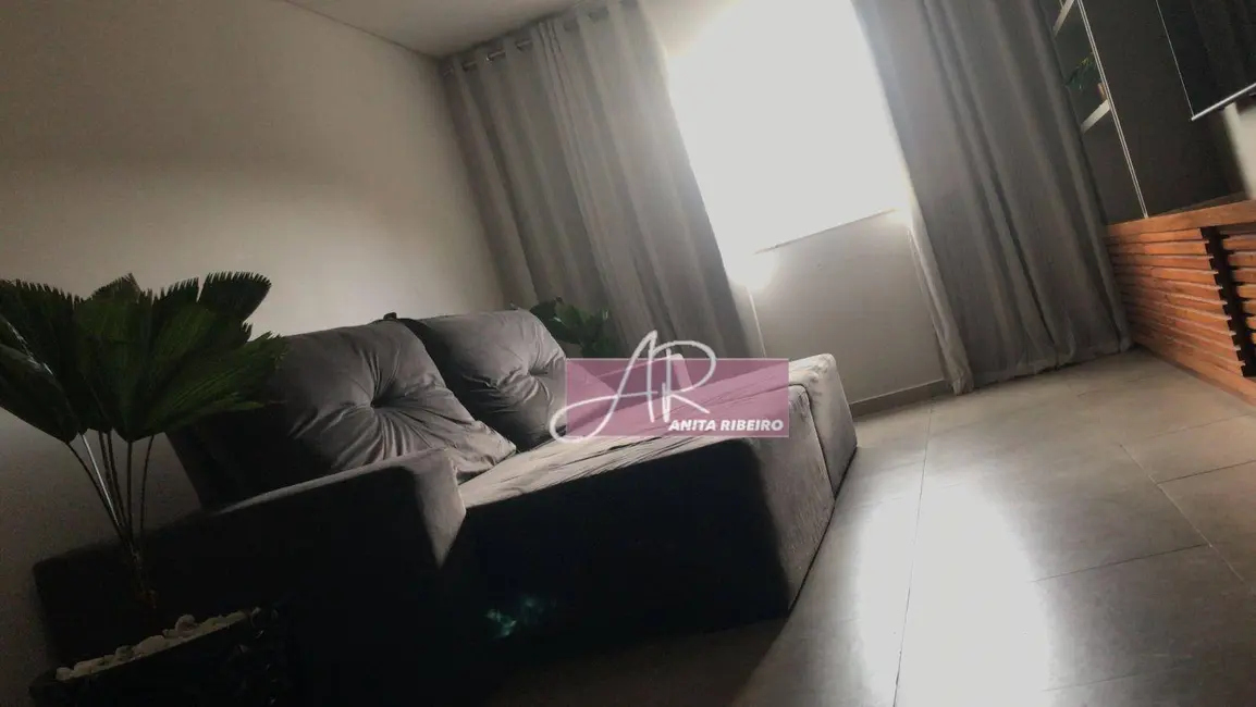 Casa com 5 quartos à venda, 180m2 em Pouso Alegre - MG - imagem 2 Foto 2 de Casa com 5 quartos à venda, 180m2 em Pouso Alegre - MG