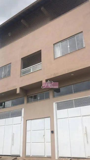 Casa com 5 quartos à venda, 180m2 em Pouso Alegre - MG - imagem 1 Foto 1 de Casa com 5 quartos à venda, 180m2 em Pouso Alegre - MG