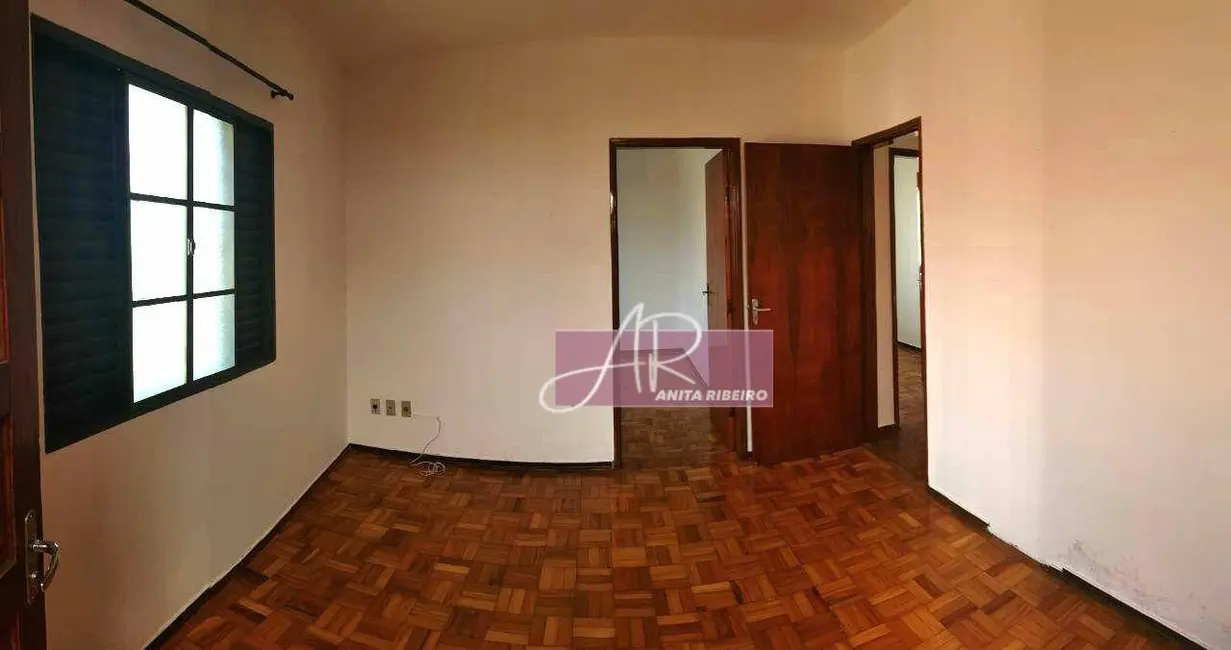 Foto 2 de Casa com 3 quartos à venda, 90m2 em Santo Antônio, Pouso Alegre - MG