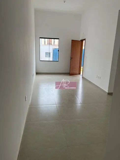 Foto 2 de Casa com 3 quartos à venda, 160m2 em Cidade Vergani, Pouso Alegre - MG