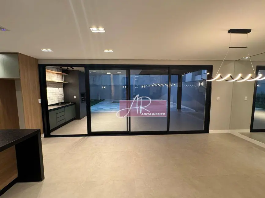 Foto 4 de Casa com 3 quartos à venda, 360m2 em Pouso Alegre - MG