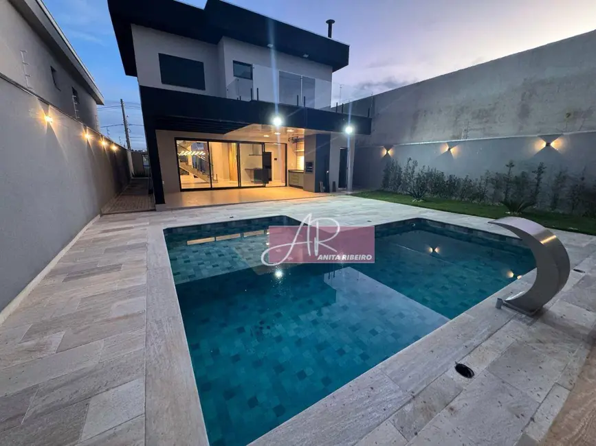 Foto 1 de Casa com 3 quartos à venda, 360m2 em Pouso Alegre - MG