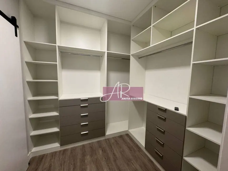 Foto 6 de Casa com 3 quartos à venda, 360m2 em Pouso Alegre - MG