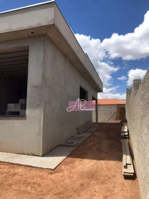 Foto 6 de Casa com 3 quartos à venda, 300m2 em Pouso Alegre - MG