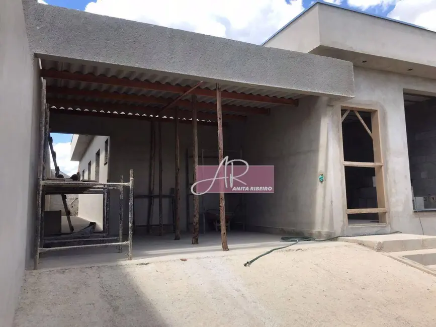 Foto 2 de Casa com 3 quartos à venda, 300m2 em Pouso Alegre - MG