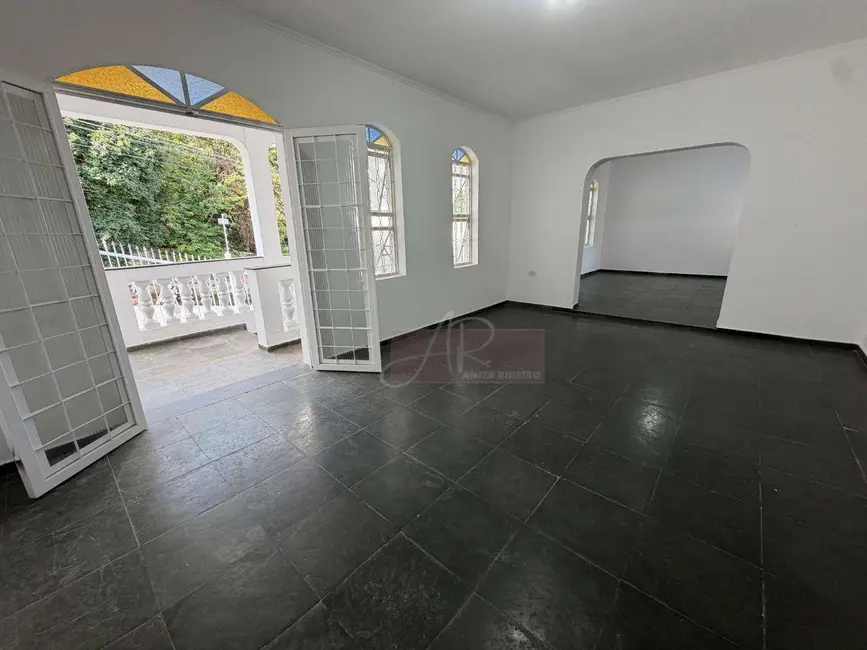 Foto 4 de Casa com 7 quartos à venda, 345m2 em Pouso Alegre - MG