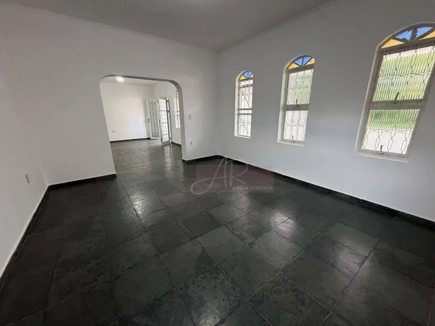 Foto 5 de Casa com 7 quartos à venda, 345m2 em Pouso Alegre - MG