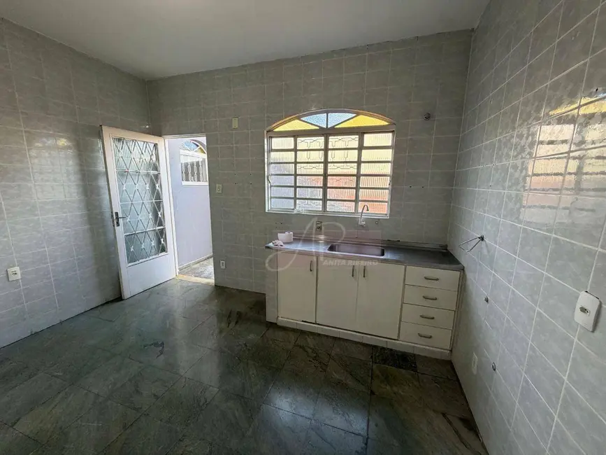 Foto 6 de Casa com 7 quartos à venda, 345m2 em Pouso Alegre - MG