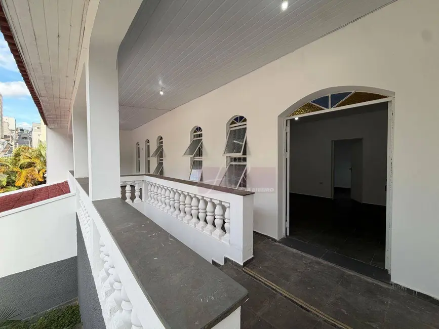 Foto 2 de Casa com 7 quartos à venda, 345m2 em Pouso Alegre - MG