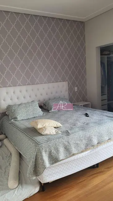 Casa com 3 quartos à venda, 450m2 em Fátima I, Pouso Alegre - MG - imagem 9 Foto 9 de Casa com 3 quartos à venda, 450m2 em Fátima I, Pouso Alegre - MG