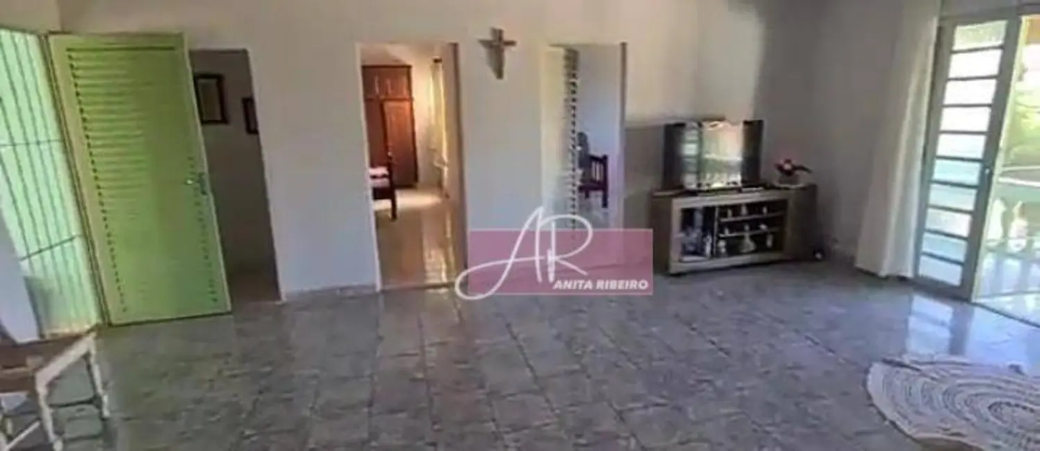 Foto 2 de Chácara com 4 quartos à venda, 1000m2 em Pouso Alegre - MG