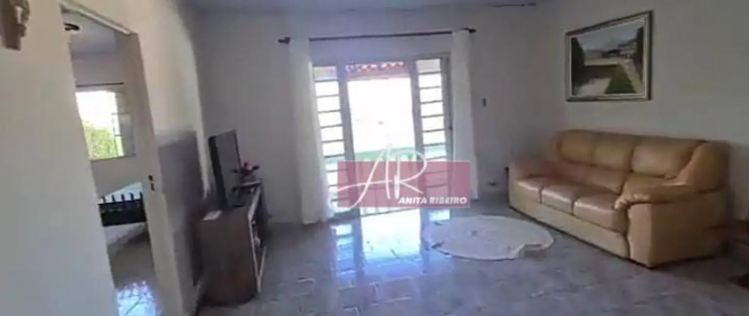 Chácara com 4 quartos à venda, 1000m2 em Pouso Alegre - MG - imagem 3 Foto 3 de Chácara com 4 quartos à venda, 1000m2 em Pouso Alegre - MG