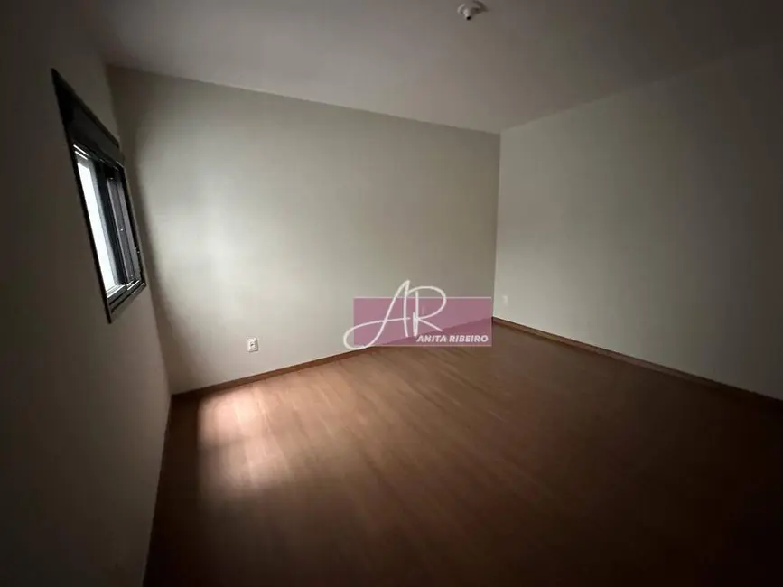 Foto 7 de Apartamento com 2 quartos à venda, 84m2 em Pouso Alegre - MG