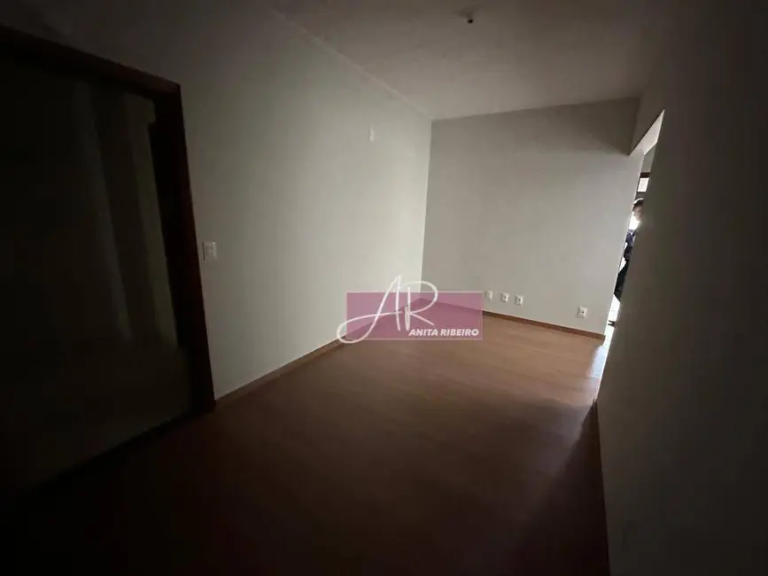 Foto 2 de Apartamento com 3 quartos à venda, 68m2 em Pouso Alegre - MG