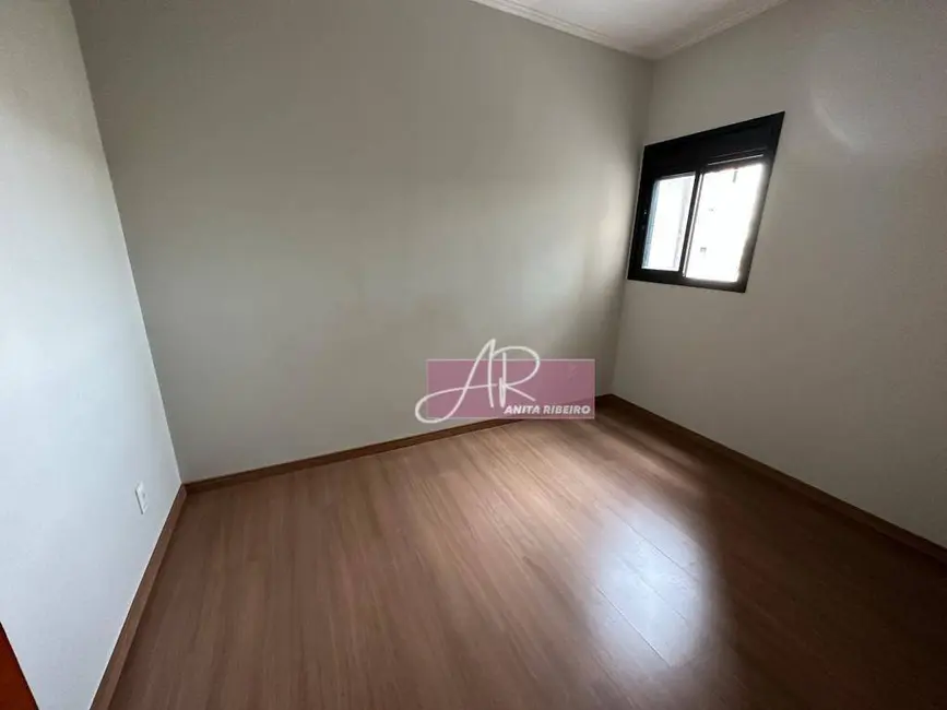 Foto 4 de Apartamento com 3 quartos à venda, 68m2 em Pouso Alegre - MG