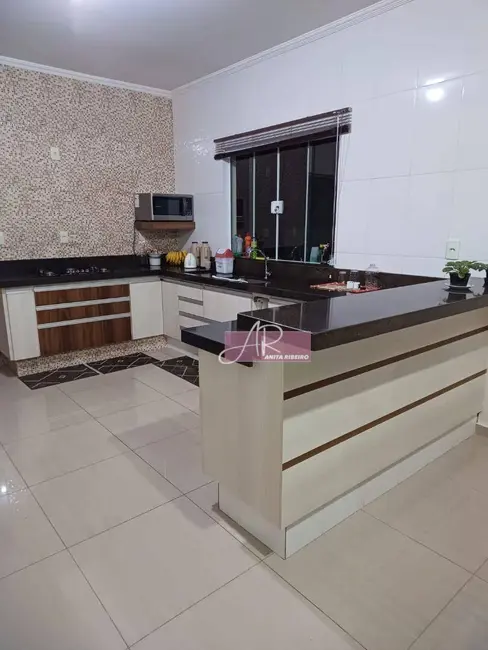 Casa com 4 quartos à venda, 300m2 em Jardim Floresta, Pouso Alegre - MG - imagem 8 Foto 8 de Casa com 4 quartos à venda, 300m2 em Jardim Floresta, Pouso Alegre - MG
