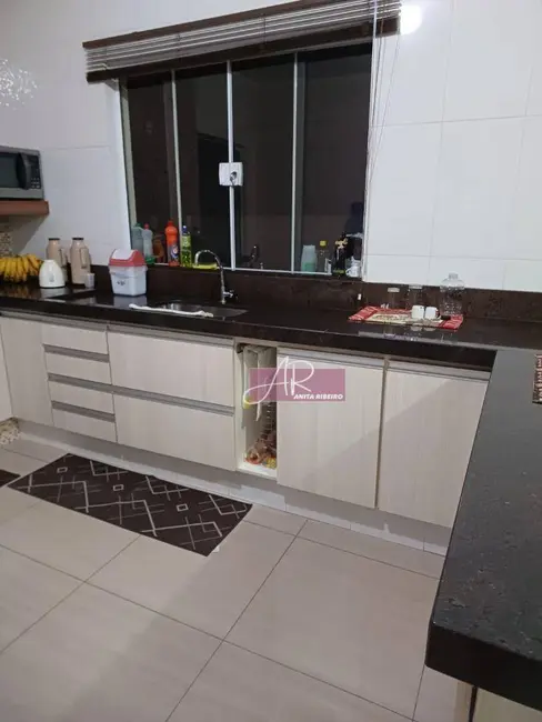 Casa com 4 quartos à venda, 300m2 em Jardim Floresta, Pouso Alegre - MG - imagem 9 Foto 9 de Casa com 4 quartos à venda, 300m2 em Jardim Floresta, Pouso Alegre - MG