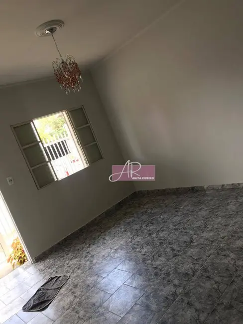 Foto 2 de Casa com 3 quartos à venda, 200m2 em Santa Clara, Pouso Alegre - MG
