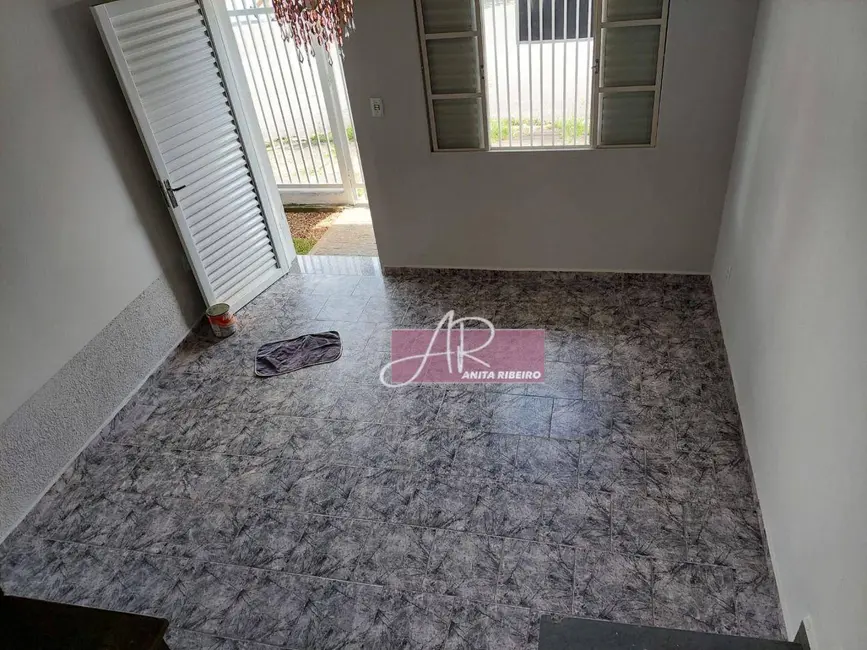 Foto 1 de Casa com 3 quartos à venda, 200m2 em Santa Clara, Pouso Alegre - MG