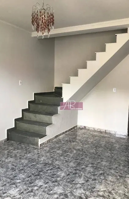 Foto 3 de Casa com 3 quartos à venda, 200m2 em Santa Clara, Pouso Alegre - MG