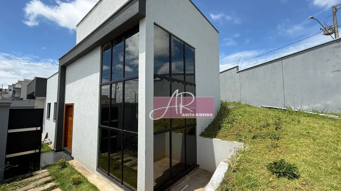 Foto 2 de Casa com 3 quartos à venda, 360m2 em Pouso Alegre - MG