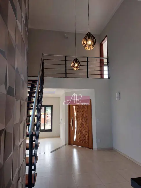 Foto 2 de Casa de Condomínio com 4 quartos à venda, 300m2 em Pouso Alegre - MG