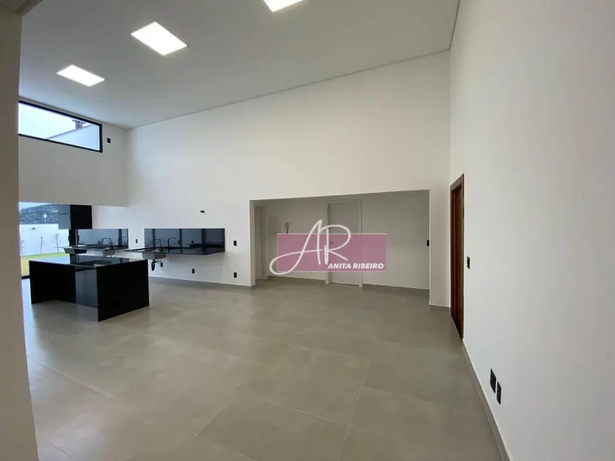 Foto 4 de Casa com 3 quartos à venda, 408m2 em Pouso Alegre - MG