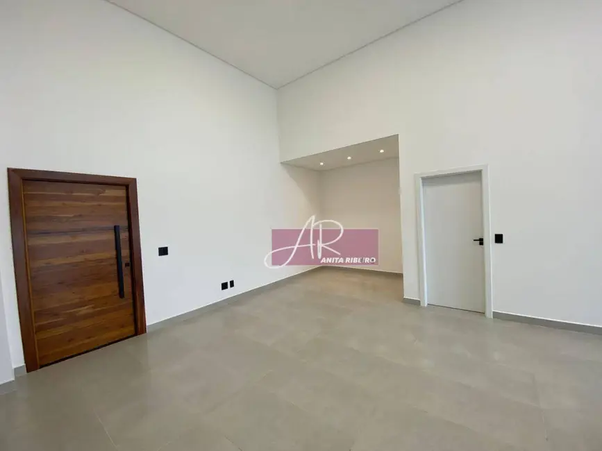 Foto 1 de Casa com 3 quartos à venda, 408m2 em Pouso Alegre - MG