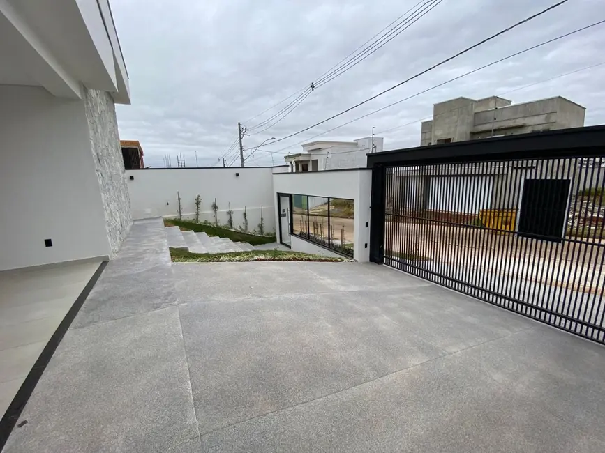 Foto 3 de Casa com 3 quartos à venda, 408m2 em Pouso Alegre - MG