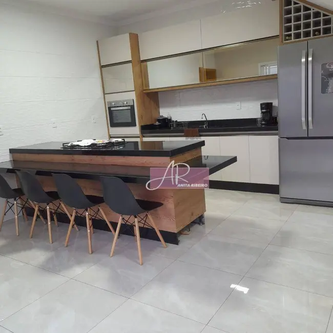 Chácara com 4 quartos à venda, 600m2 em Pouso Alegre - MG - imagem 4 Foto 4 de Chácara com 4 quartos à venda, 600m2 em Pouso Alegre - MG