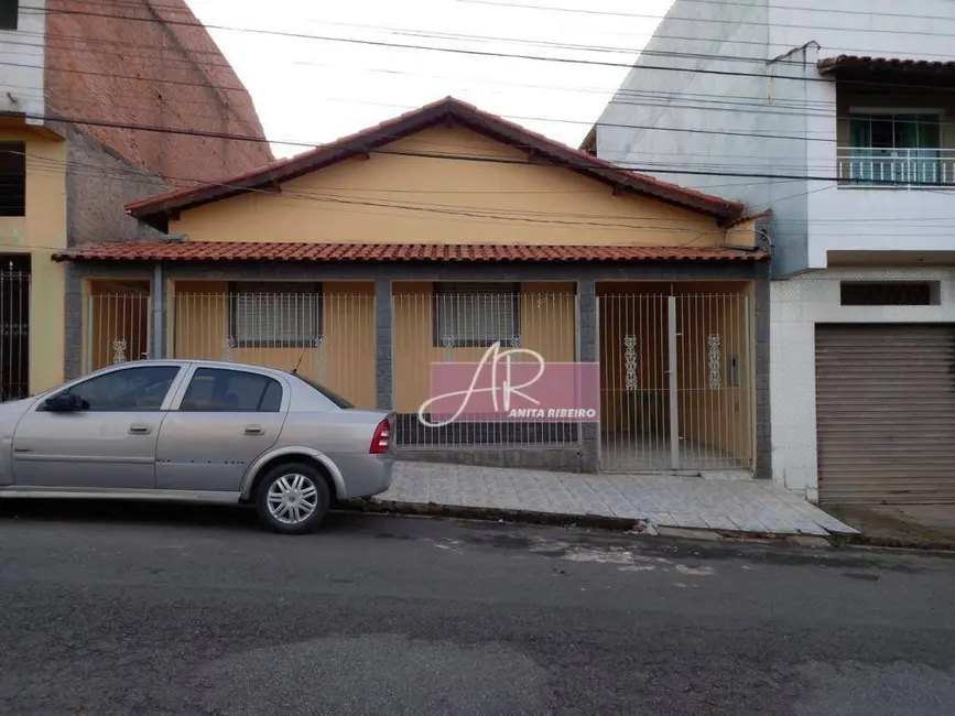 Foto 1 de Casa com 3 quartos à venda, 310m2 em Jardim Aureliano, Pouso Alegre - MG